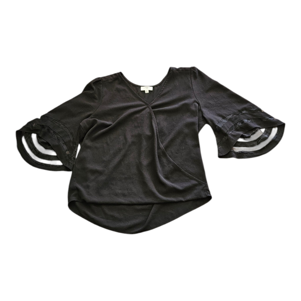 Umgee Medium Black Half Sleeve V-Neck Shirt